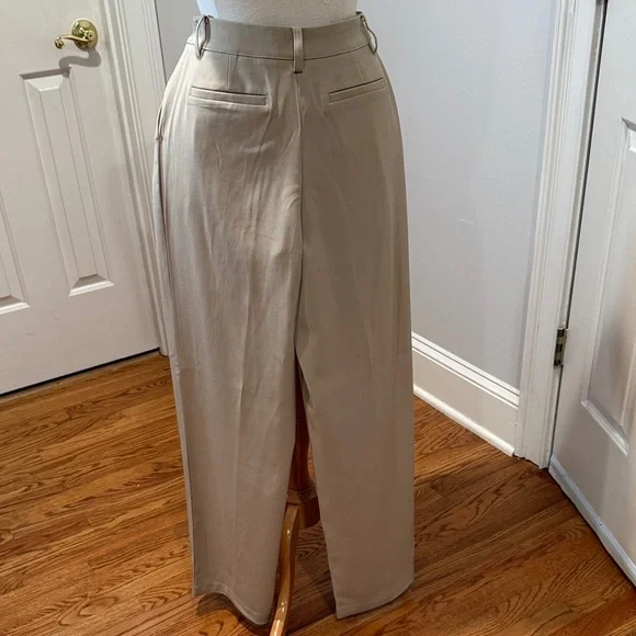 NA-KD Tan Pleated Trousers 34 - Picture 4 of 6